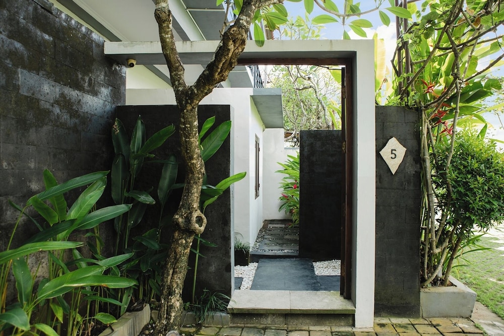 White Lotus Villa 43/50