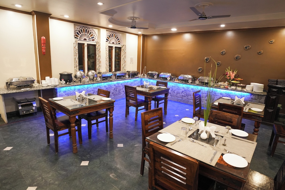 RAJ PALACE 29/50