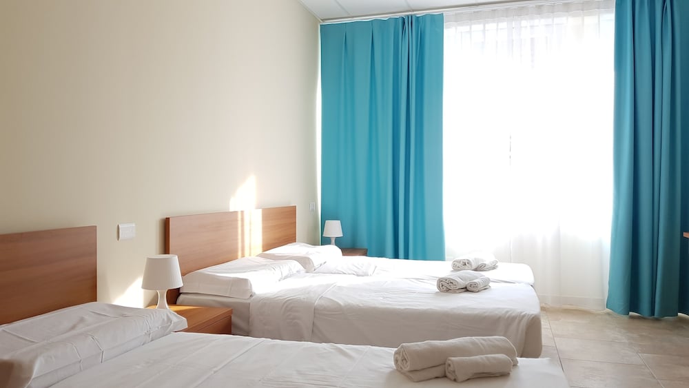 ROOM, TRIPLE