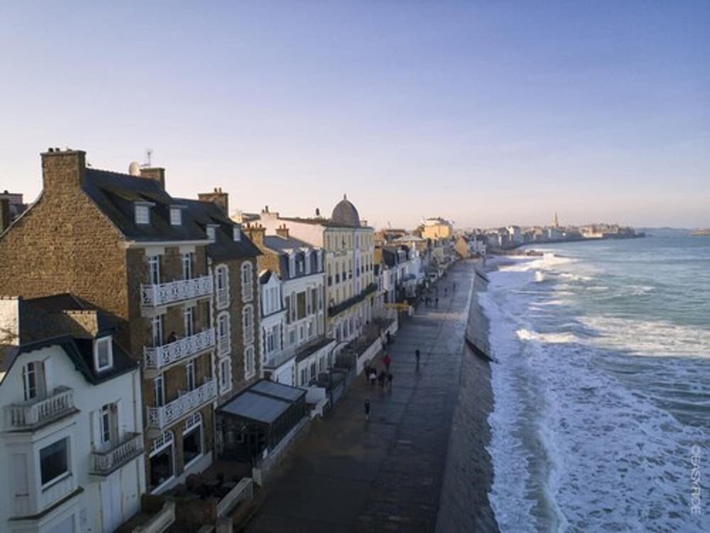 Le Jersey Hotel 26/33