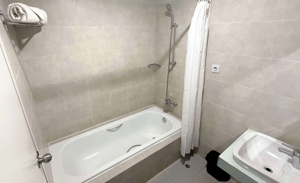 Kyriad Hotel Airport Jakarta 39/41