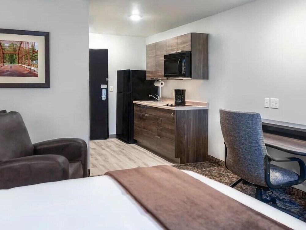 Sonesta Simply Suites Avondale 28/47