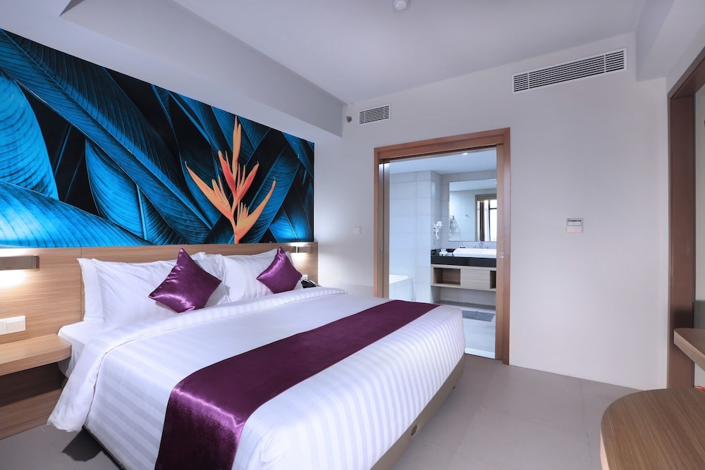 1 BEDROOM, SUITE
