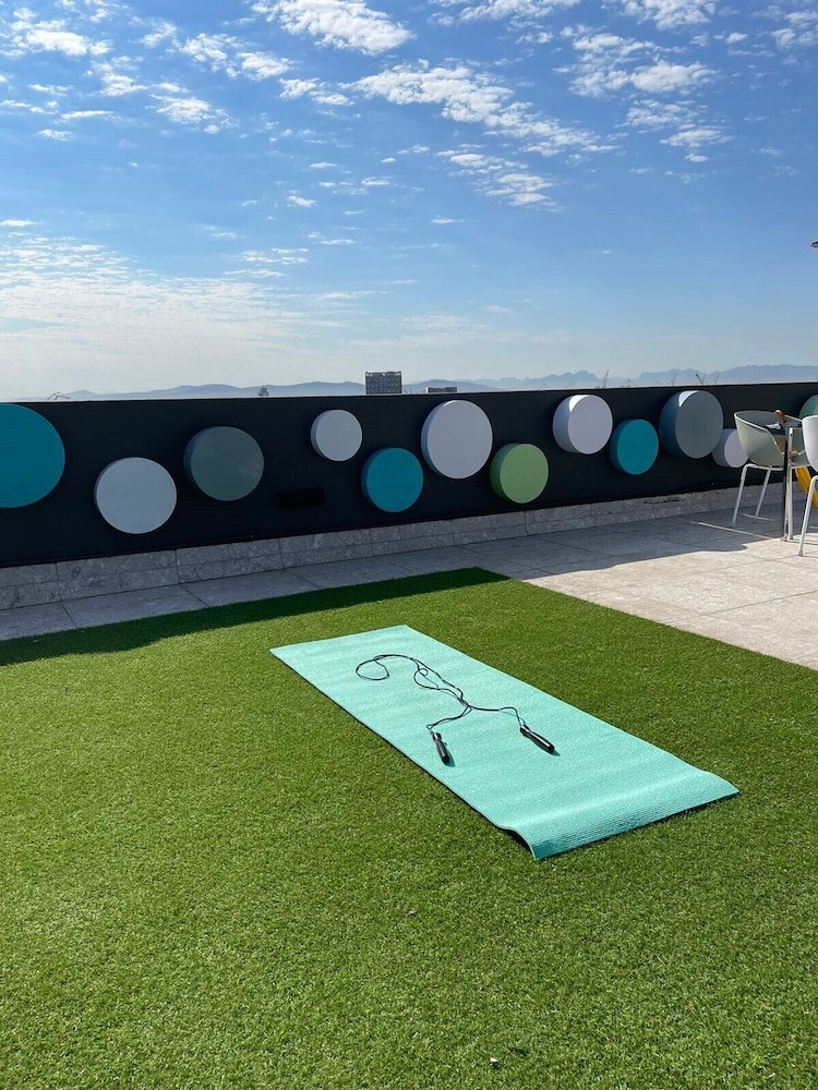Zest Boutique Hotel 38/49