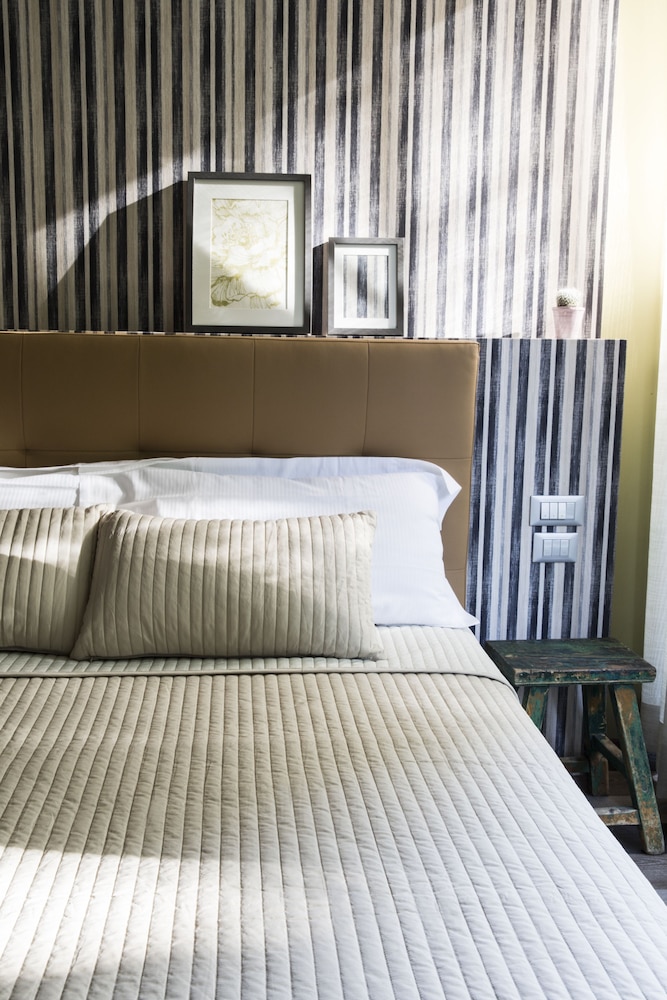 Serendipity Rooms 17/41