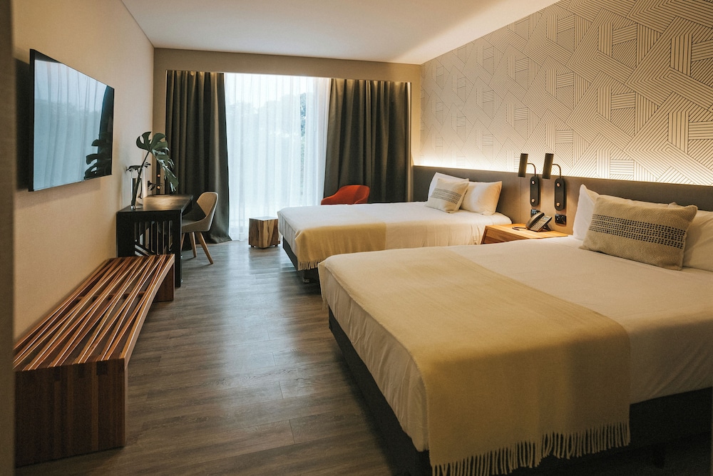 Superior, 2 Queen Beds