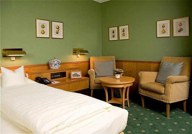 Admiral Hotel 7/33