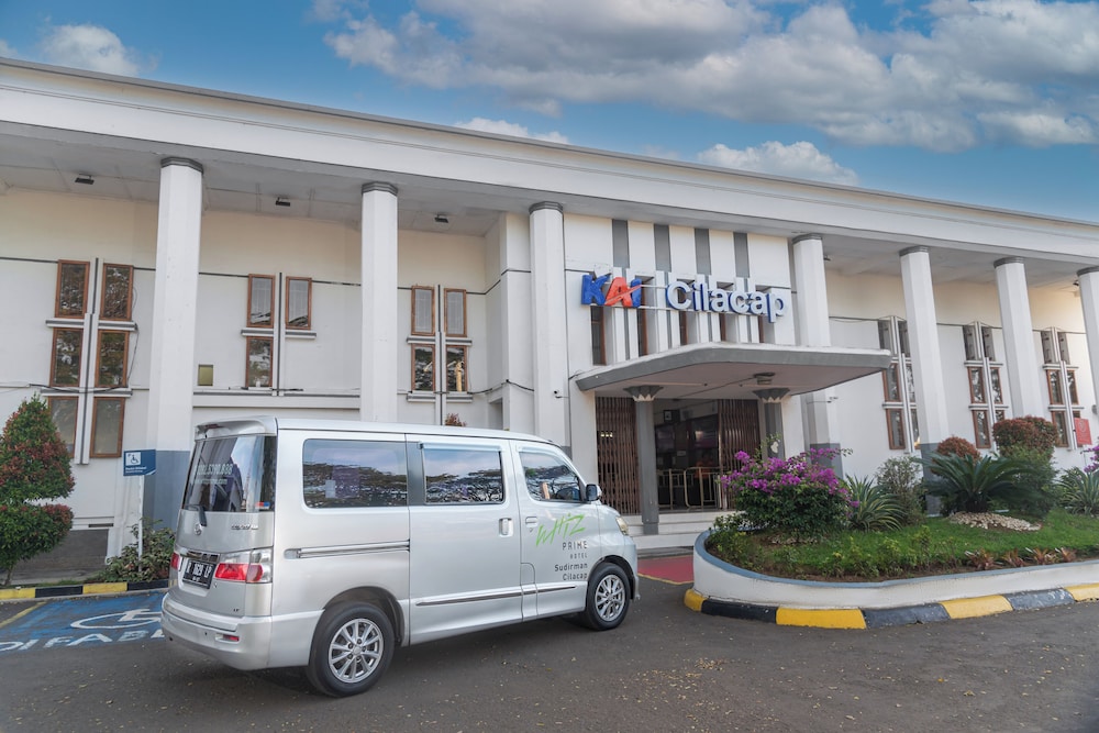 Whiz Hotel Sudirman Cilacap 56/60