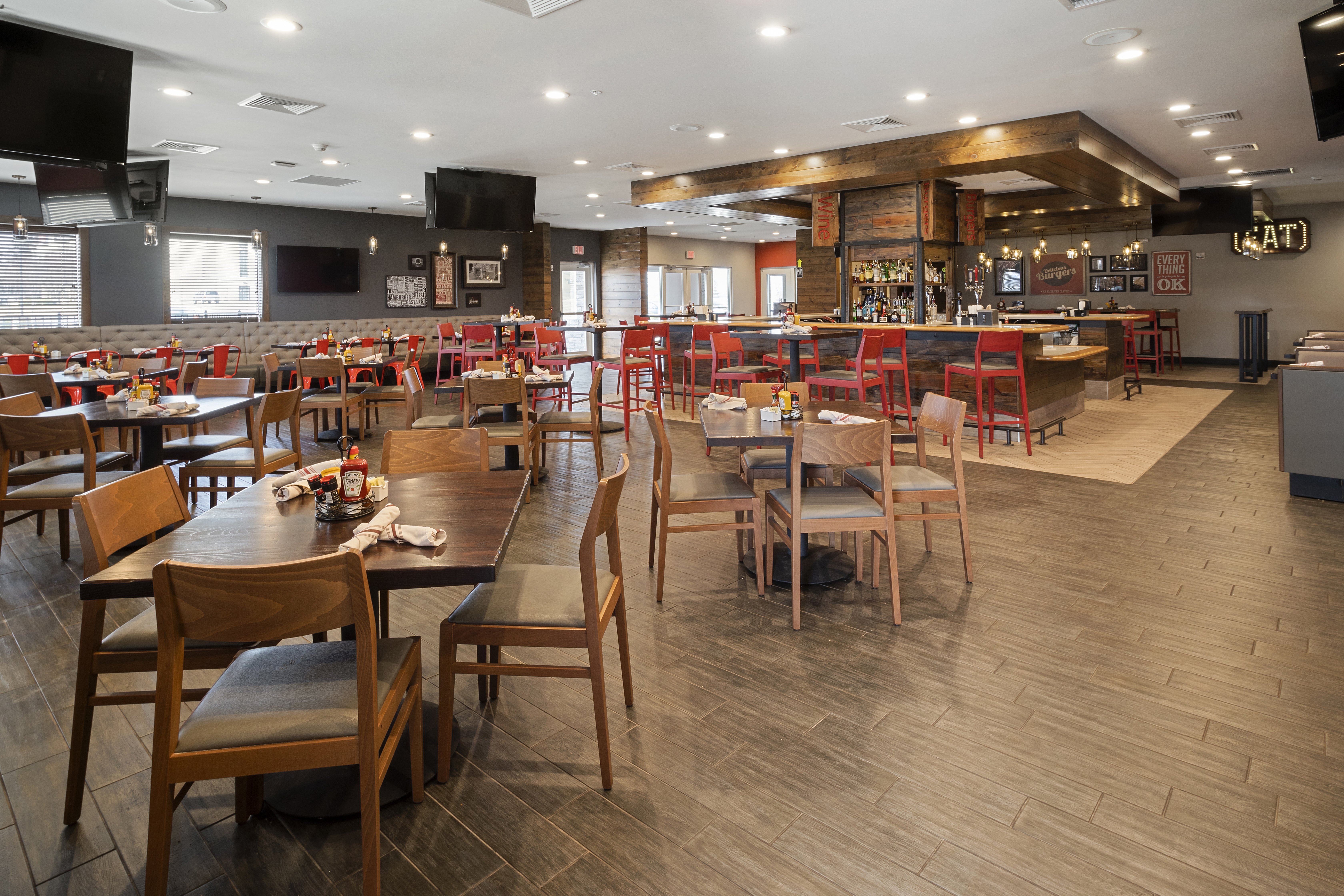 Holiday Inn Hotel Suites Decatur 49/69