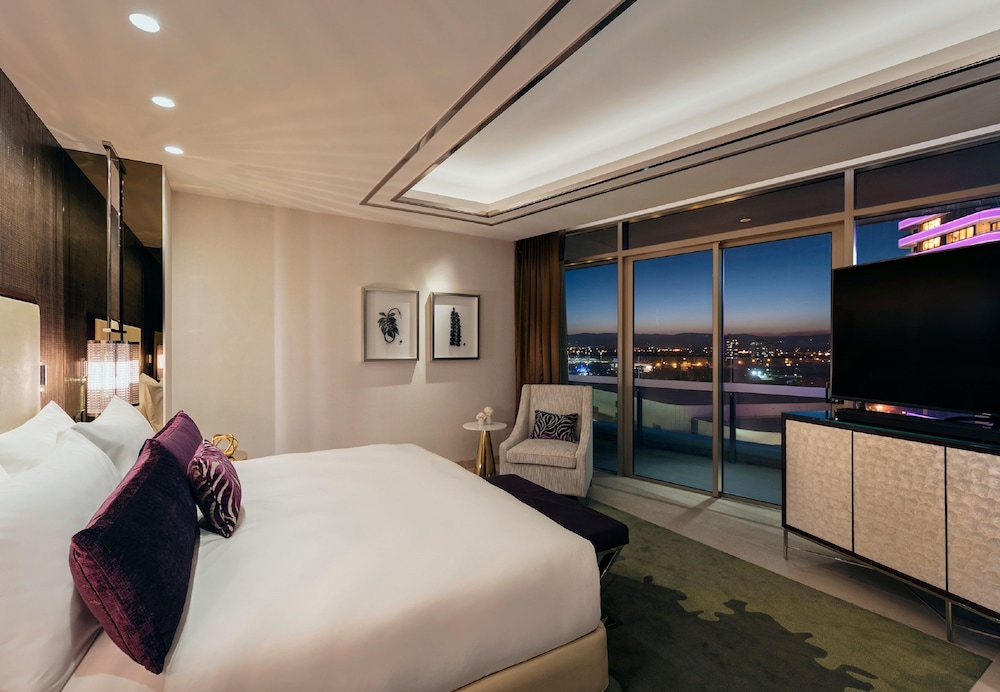 Deluxe, Penthouse, Suite, 2 King Beds