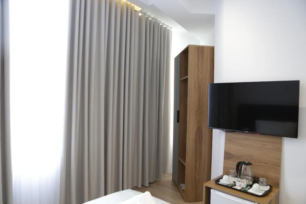 Hotel La Rosa 34/36