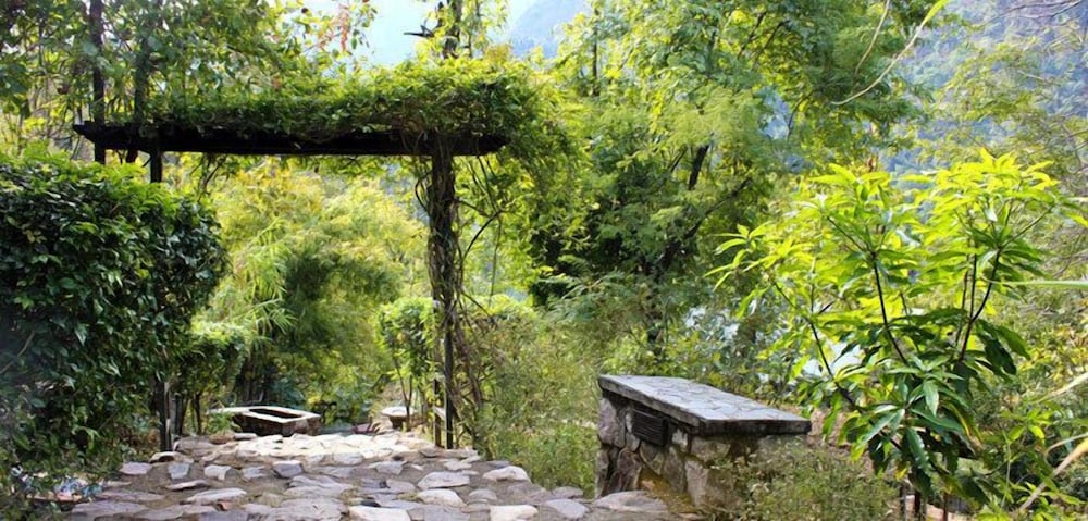 Neemrana's Glasshouse on the Ganges - 21st Century, Rishikesh 25/33