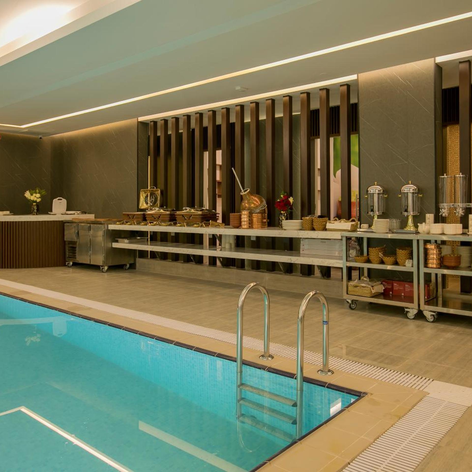 Luxury Night Hotel 58/73