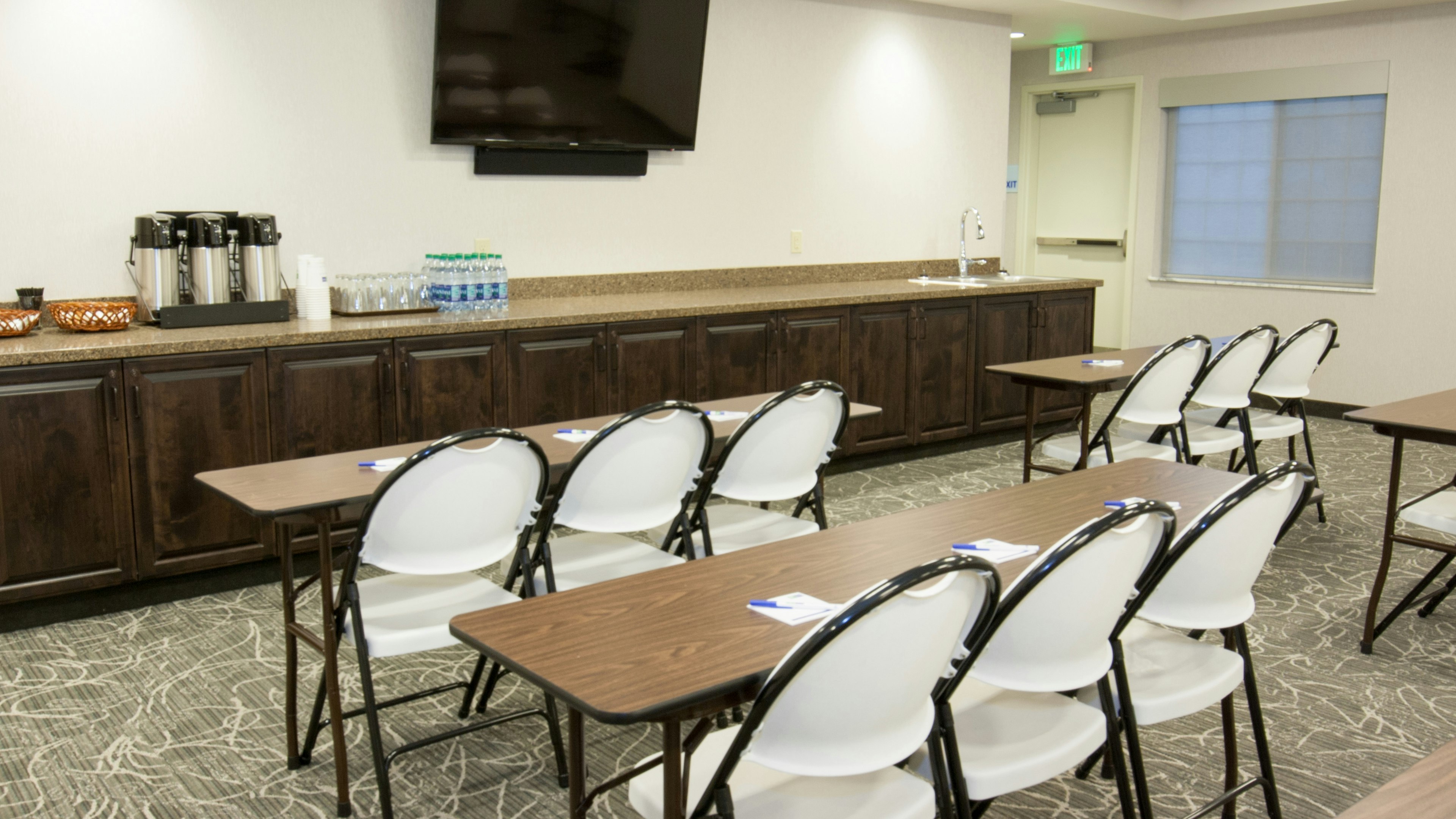 Holiday Inn Express Hotel Suites Cheney University Area 50/58