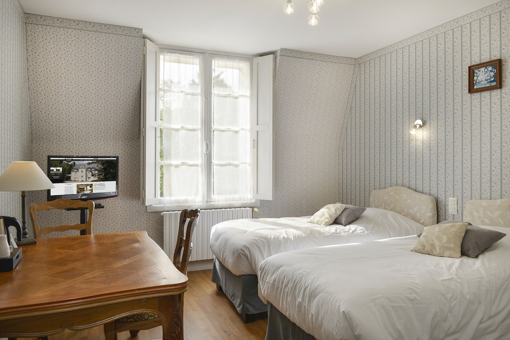 MANOIR DE LA GIRAUDIERE 8/42