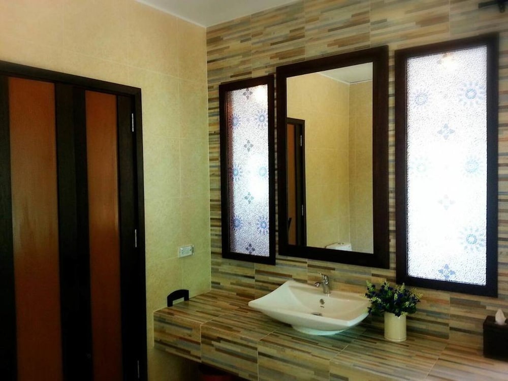 PHI PHI ARBOREAL RESORT 20/50