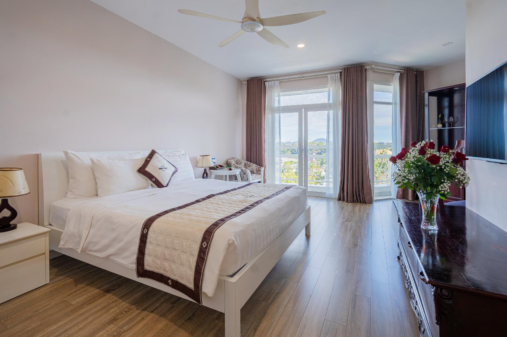 Premier, Deluxe, Double Bed, City View