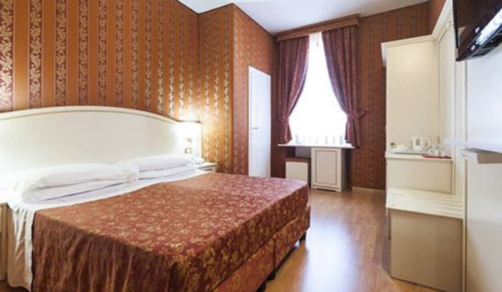 Trevi 41 Hotel 33/47