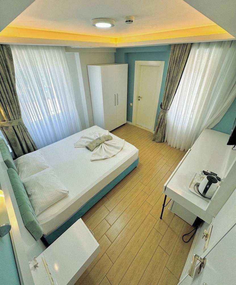 Amsterdam Hotel 18/48