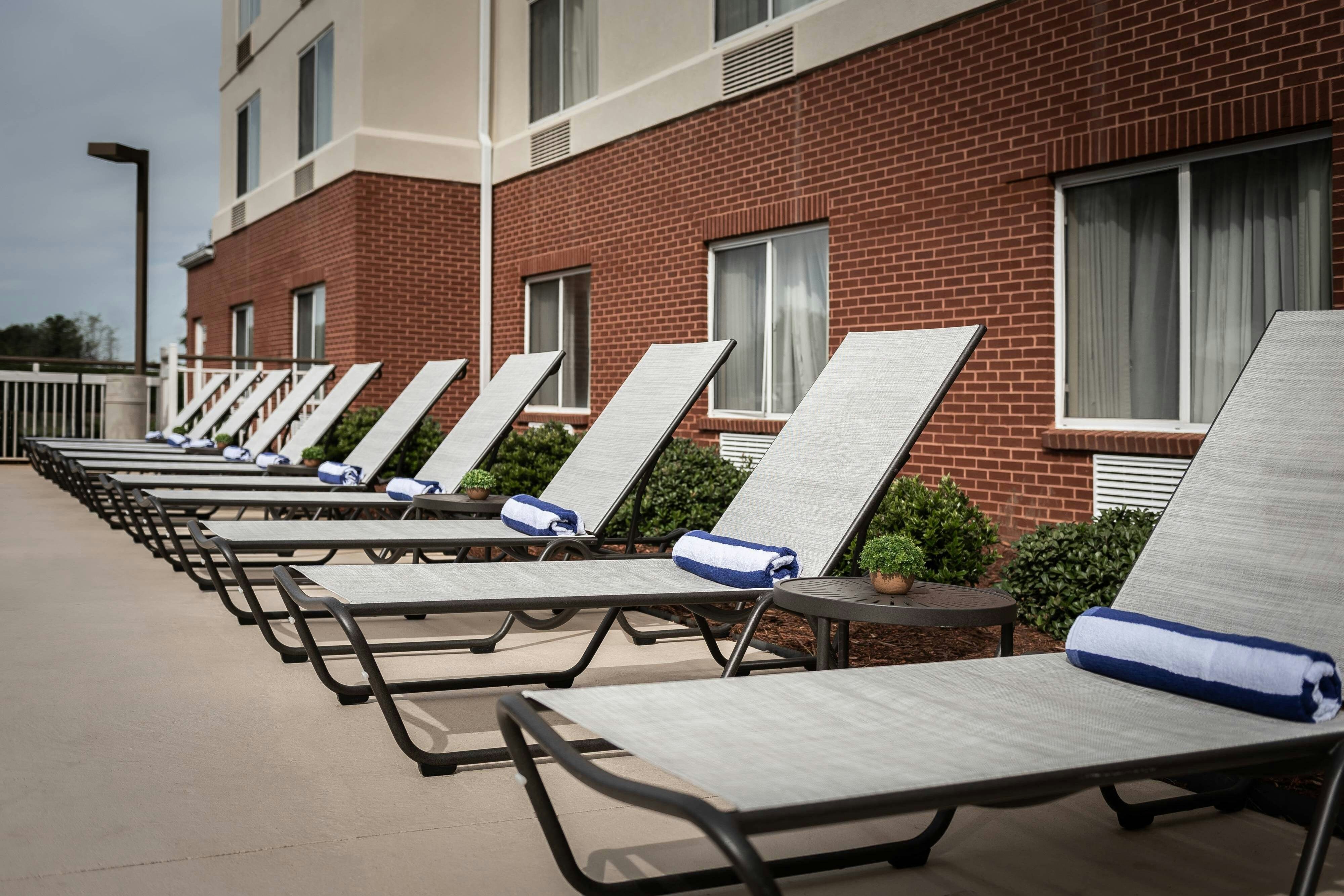 Fairfield Inn Charlotte Northlake 7/10