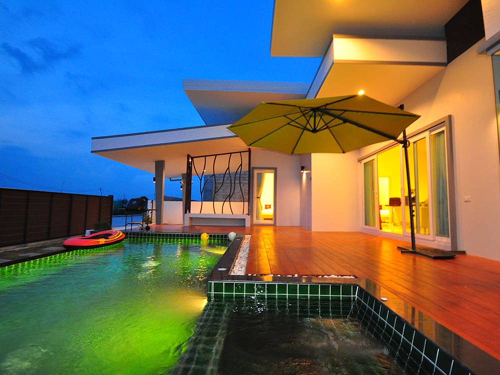 Jira Pool Villa 5/67