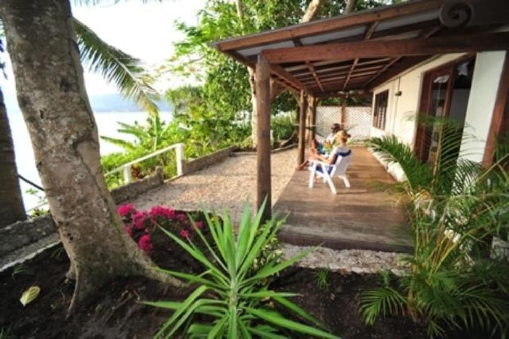 Hideaway Island Resort 5/75