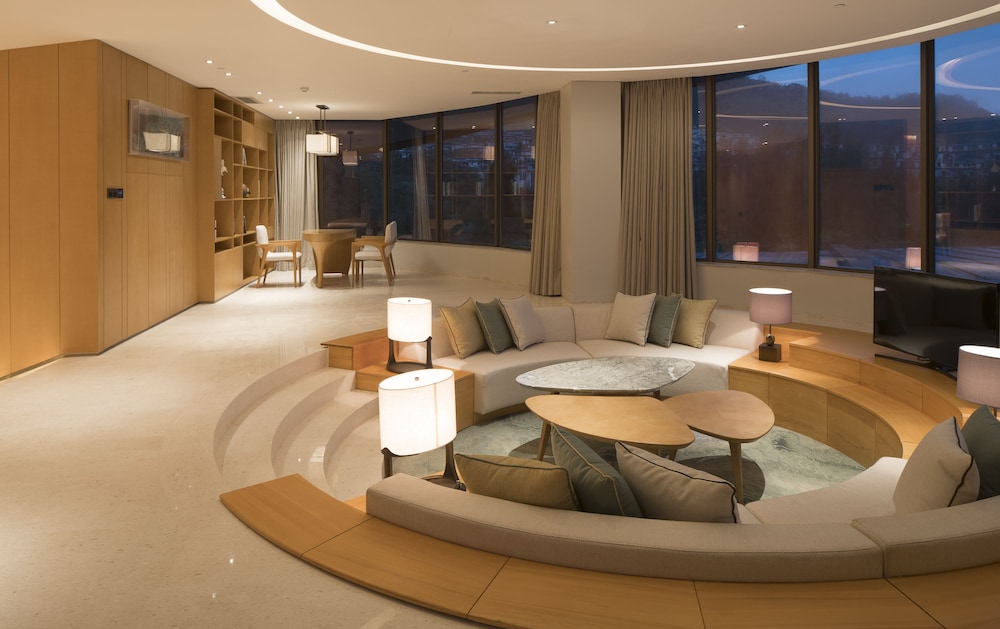THE WESTIN SHIMEI BAY RESORT 38/70