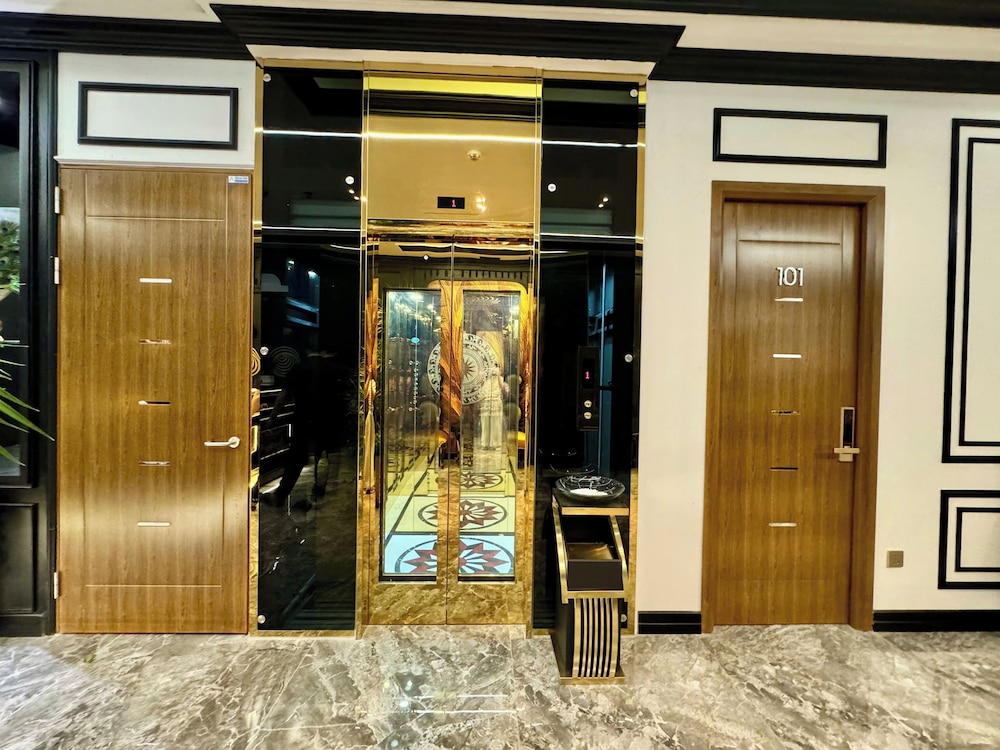 Royal Hanoi Hotel 2/50