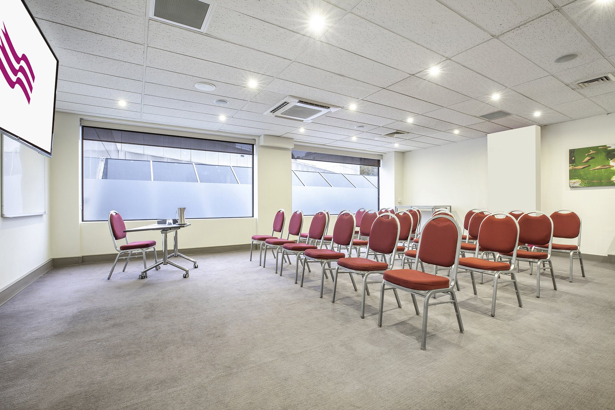 Crowne Plaza Canberra 74/81