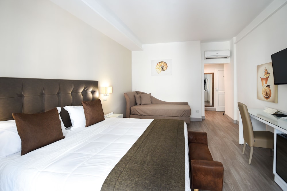 Junior Suite, City View