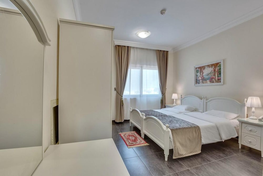 Royal Hotel Sharjah 10/24