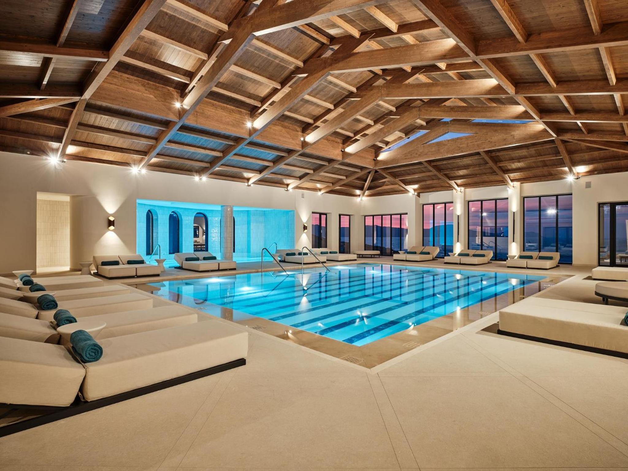 Oros Luxury Beach Resort 42/65