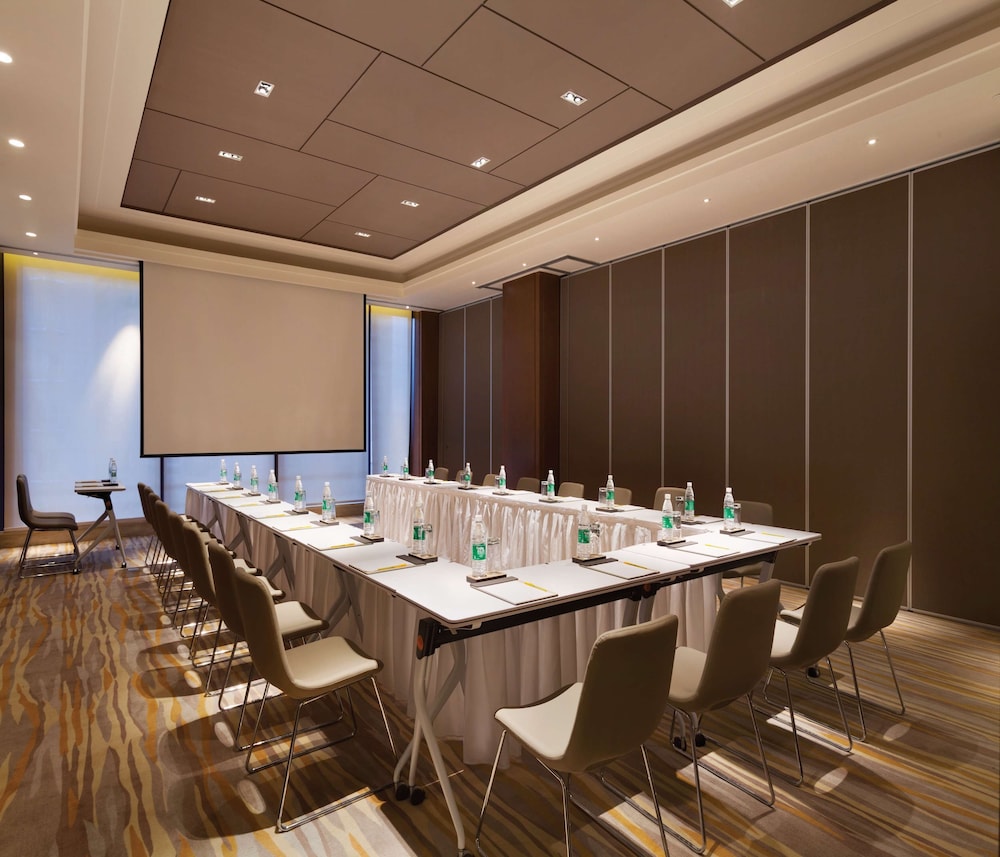 Hilton Garden Inn Dandong 47/51