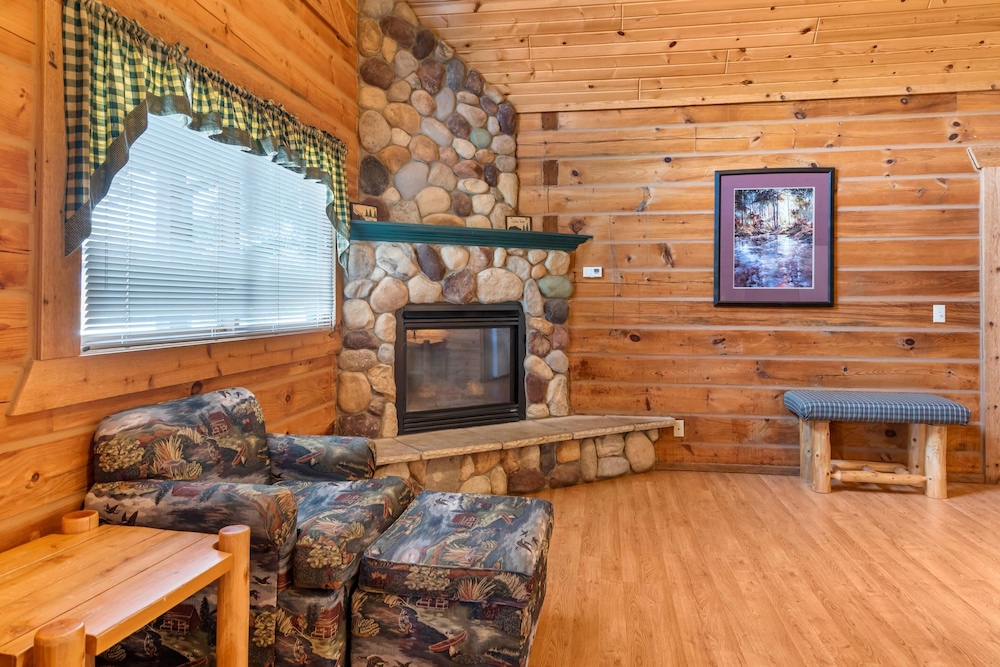 Three Bears Waterpark Resort Near Tomah, an Ascend Collection Hotel 21/50