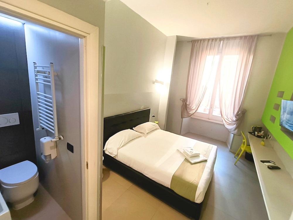 Manin Suites 49/51