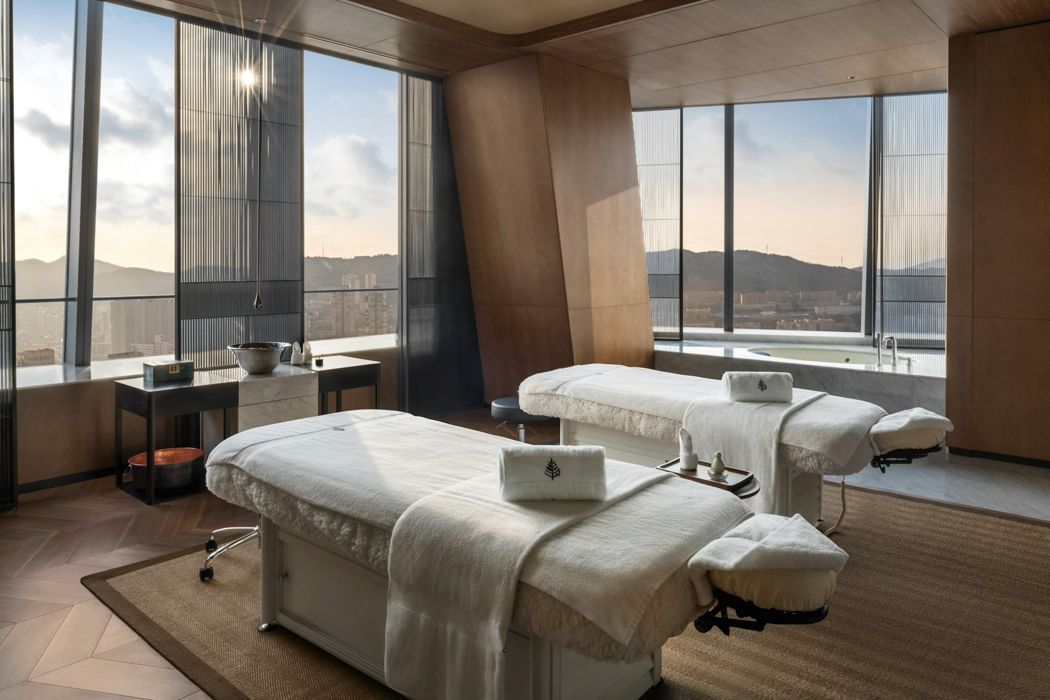 Four Seasons Hotel Dalian 14/57