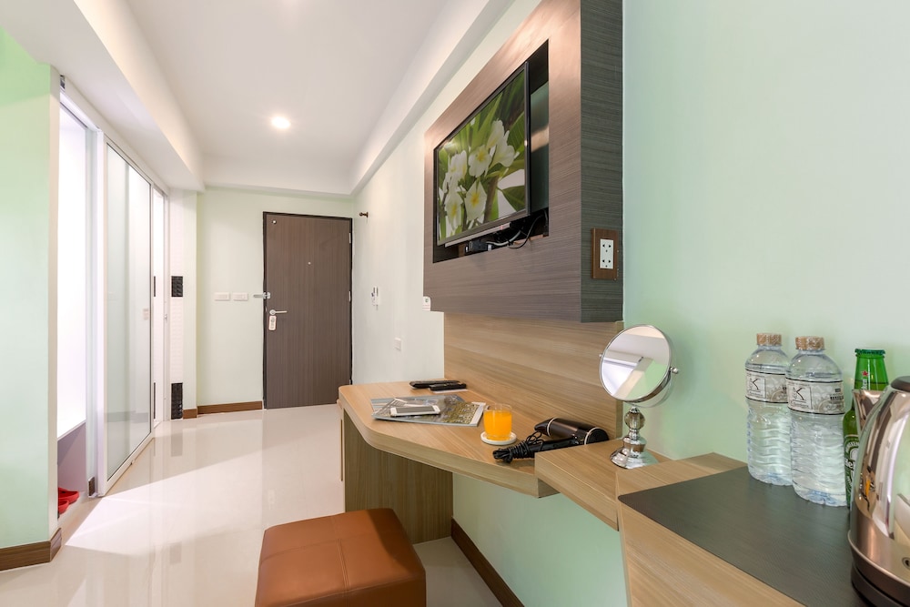 RoomQuest Suvarnabhumi Airport Rom Klao 53/55