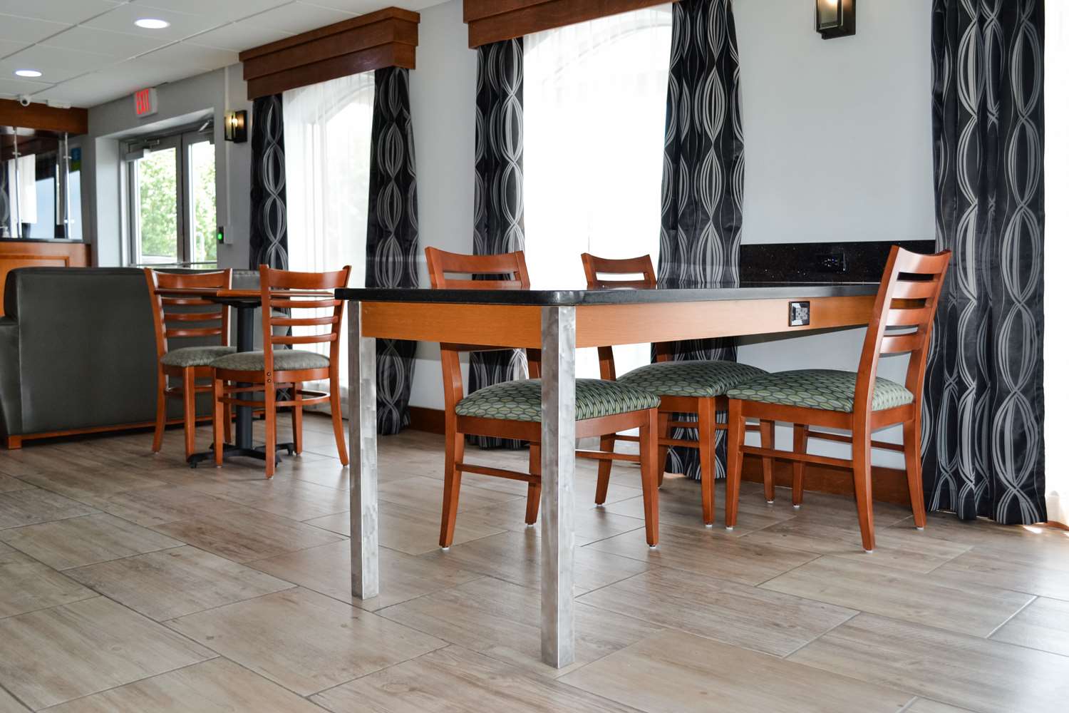 Surestay Hotel By Best Western Bowling Green North 19/25