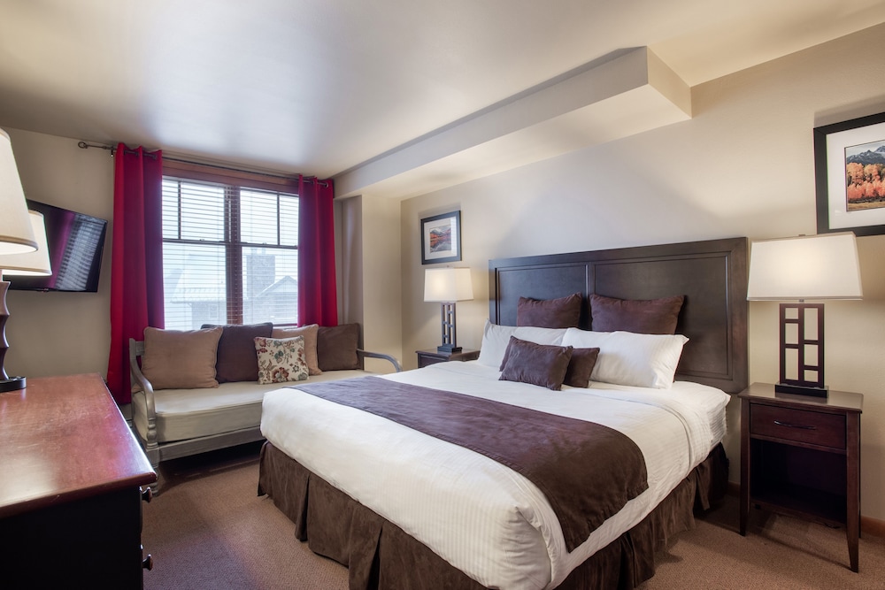 Zephyr Mountain Lodge 32/50