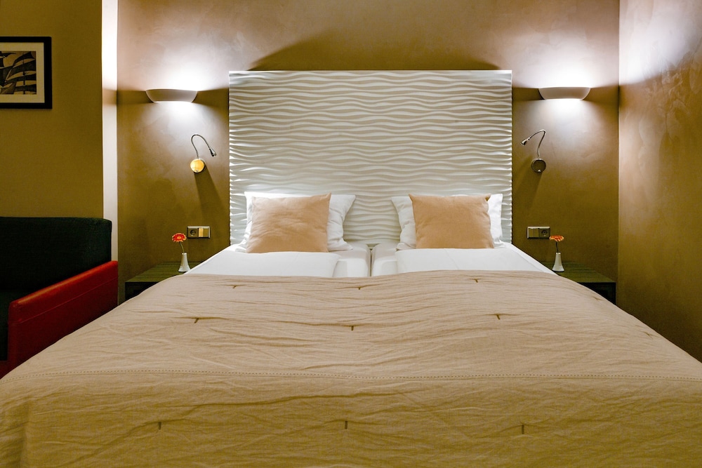STANDARD, DOUBLE BED