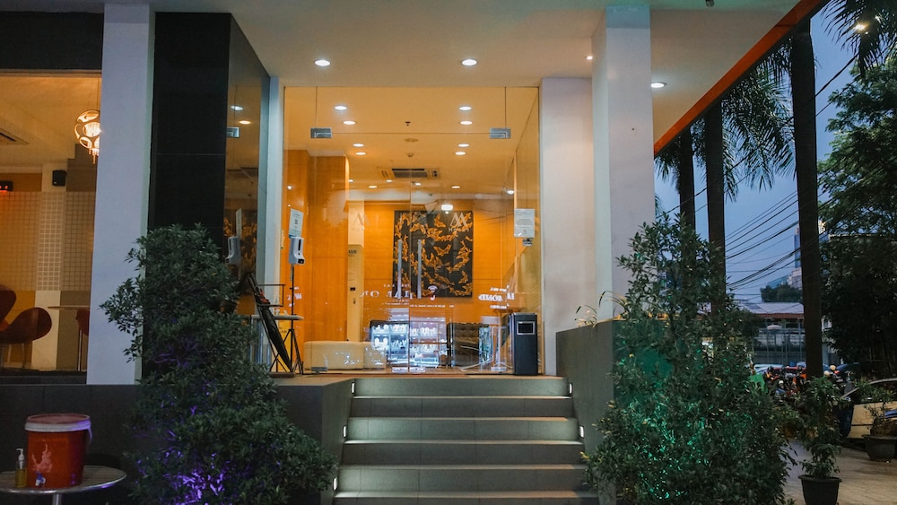 M Hotel Jakarta 19/67