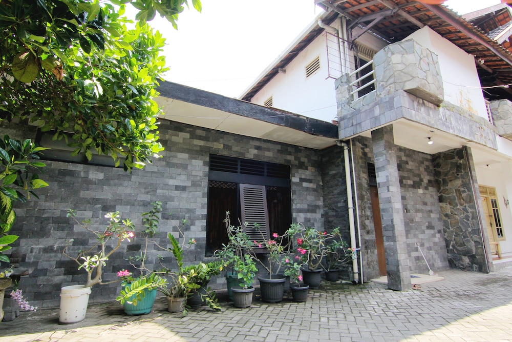 Griya Godean Yogyakarta 3/27
