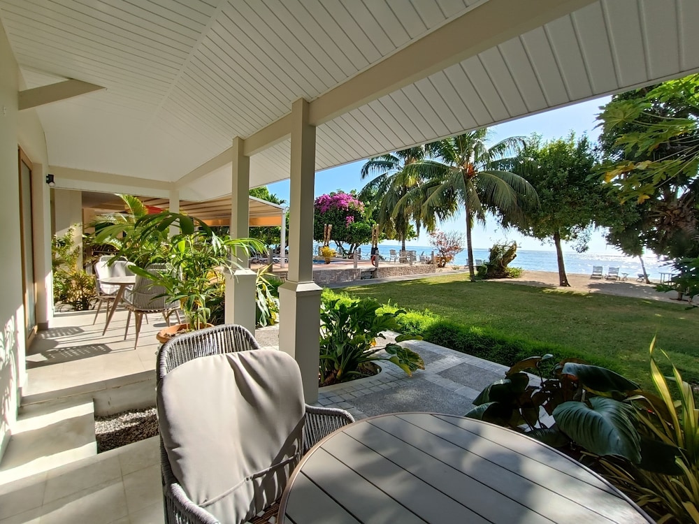 CROWN BEACH HOTEL 24/50