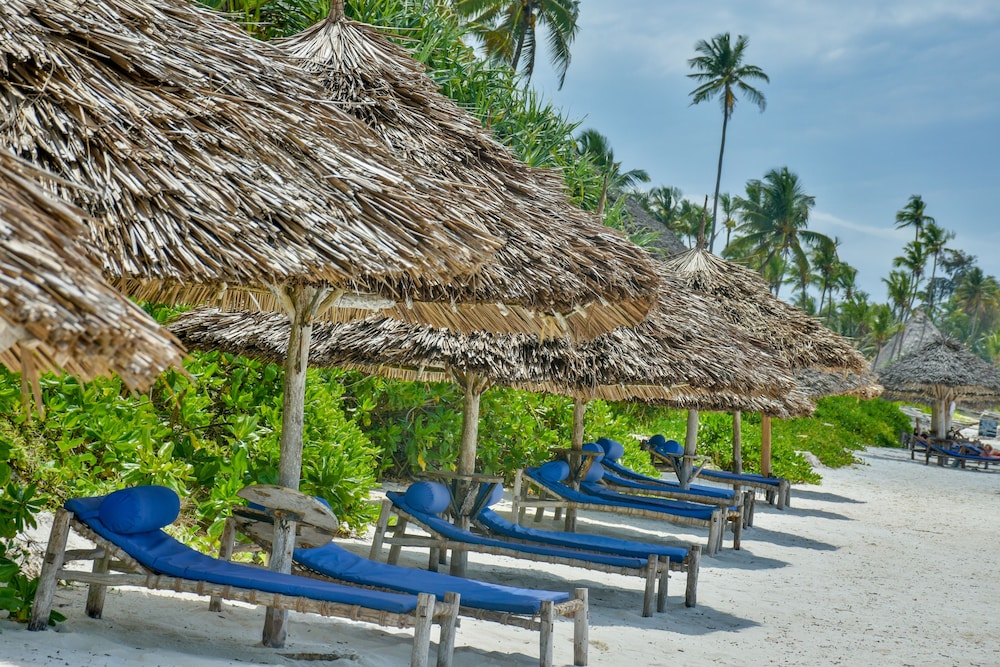 Kena Beach Hotel 6/64