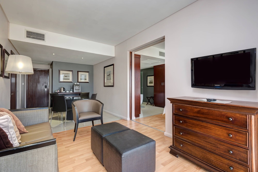 Protea Hotel By Marriott O R Tambo Airport 8/41