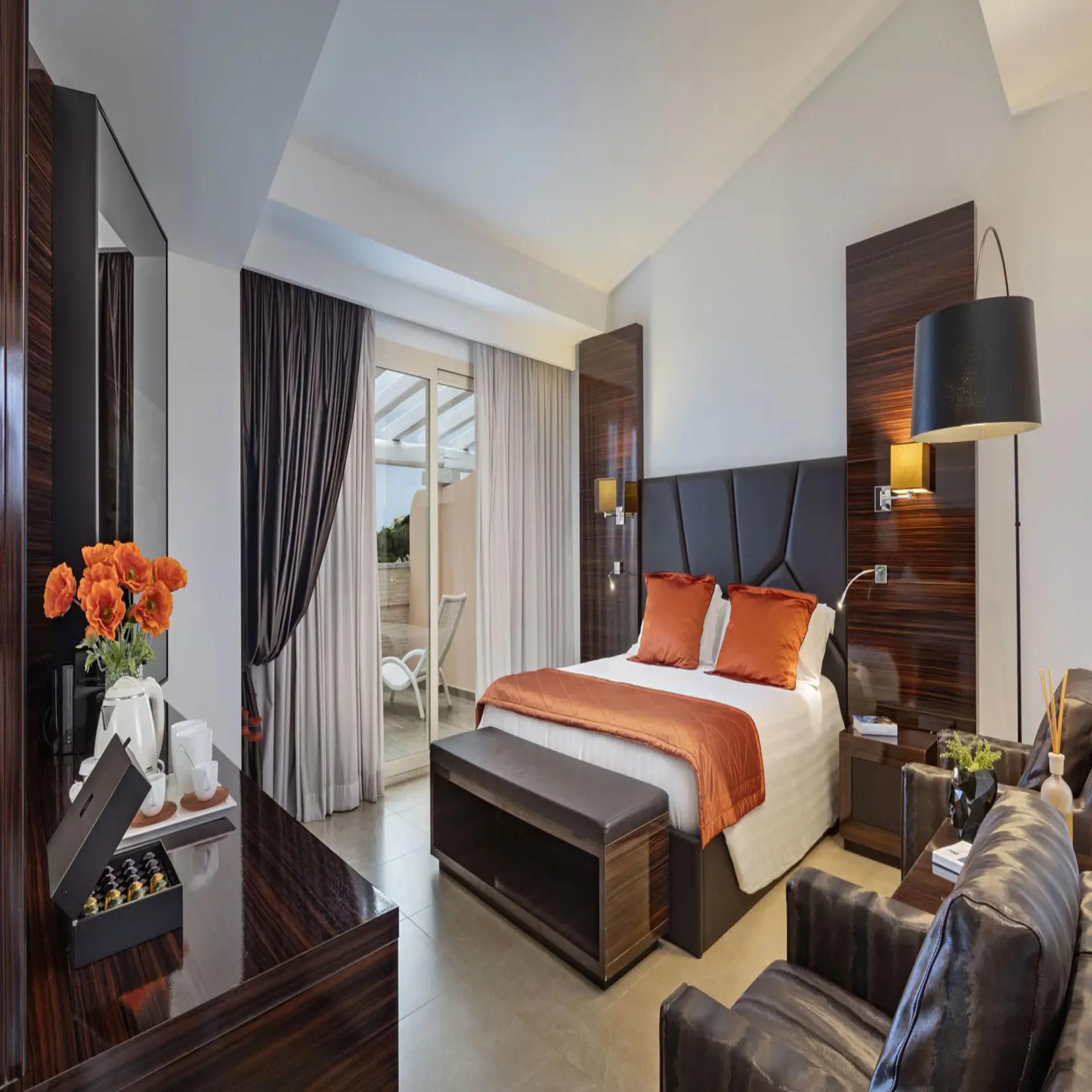 Senior, Suite, Terrace