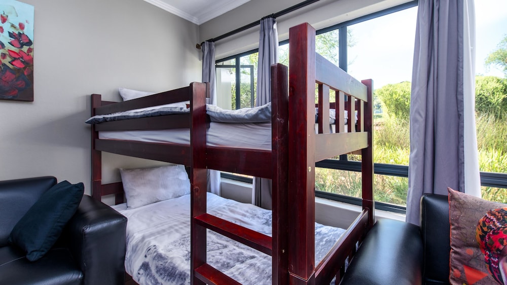 JoziStay Jackal Creek Apartments - Northriding 16/29