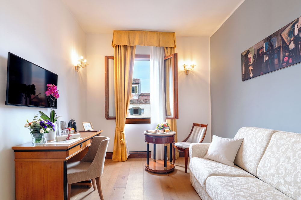 All Angelo Art Hotel 46/72