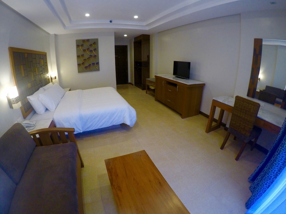 MO2 Lagoon Coron 30/61