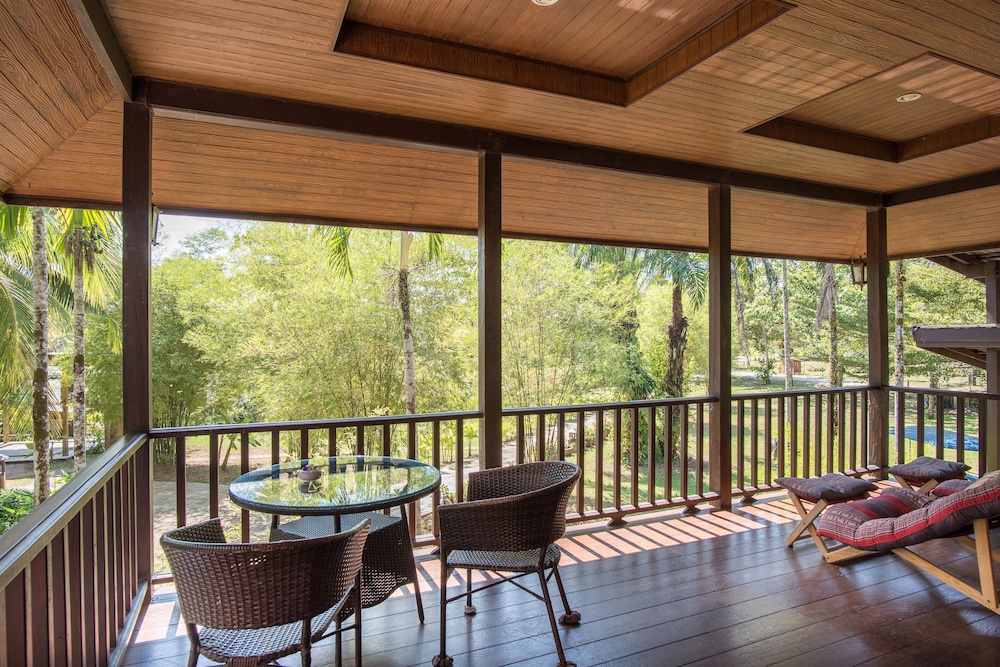 ThaiLife Wellness & Meditation Resort 48/80
